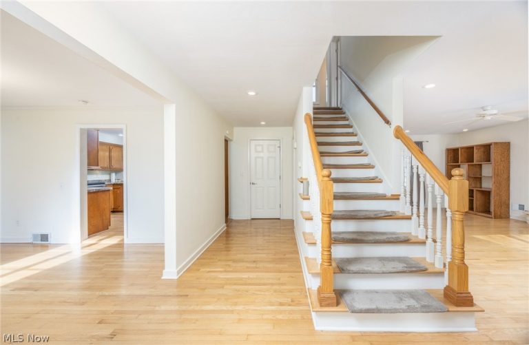 105 Country Club Drive, Marietta, OH - Photo 5