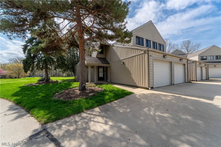 68 Landings Way, Avon Lake, OH, 44012