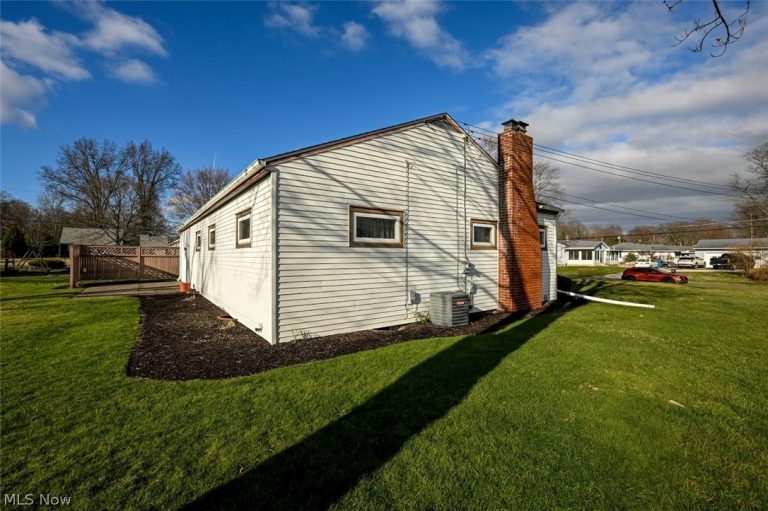 5838 Harter Home Drive, Akron, OH - Photo 6