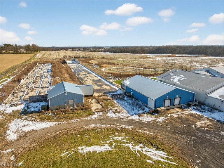 2280 Deerfield Avenue, Dalton, OH - Photo 3