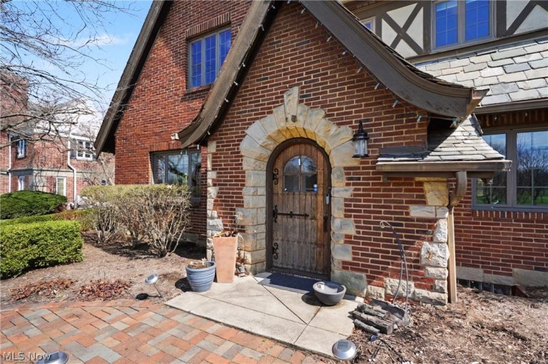 131 Wheaton Road, Akron, OH - Photo 3