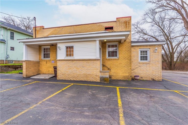 802 Standard Avenue, Masury, OH - Photo 5