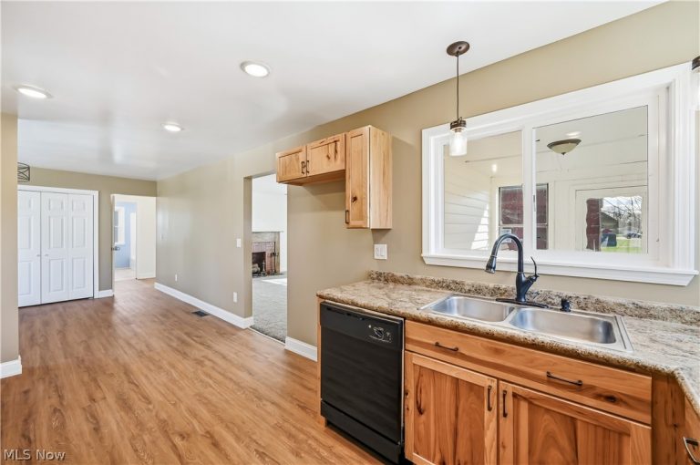335 11th Street, Sebring, OH - Photo 6