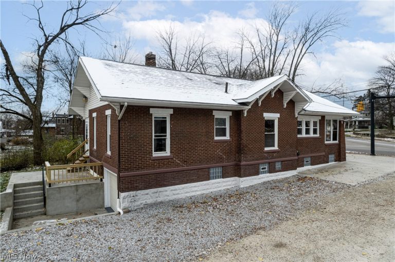 613 Wooster Road, Barberton, OH - Photo 5