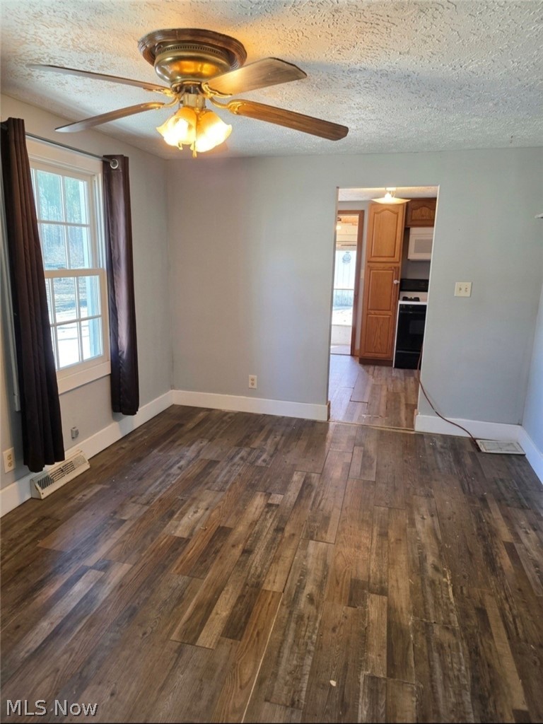234 Oakwood Street, Elyria, OH - Photo 4