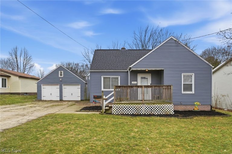 1852 Cramer Avenue, Akron, OH - Photo 2