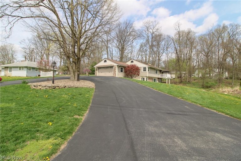 324 Neff Drive, Canfield, OH - Photo 2