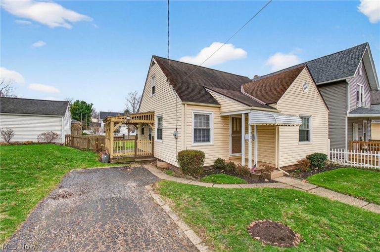 323 Cherry Road, Massillon, OH - Photo 2