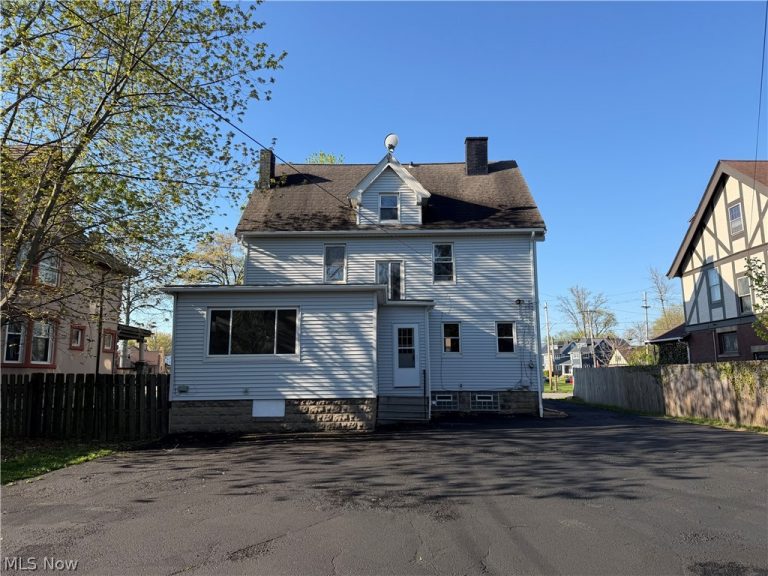 12988 Clifton Boulevard, Lakewood, OH - Photo 6