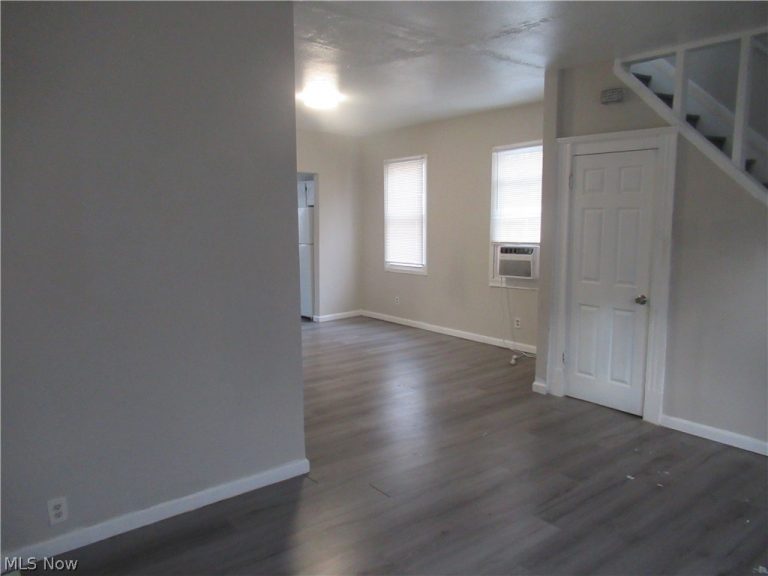 1530 Winchester Avenue, Lakewood, OH - Photo 4