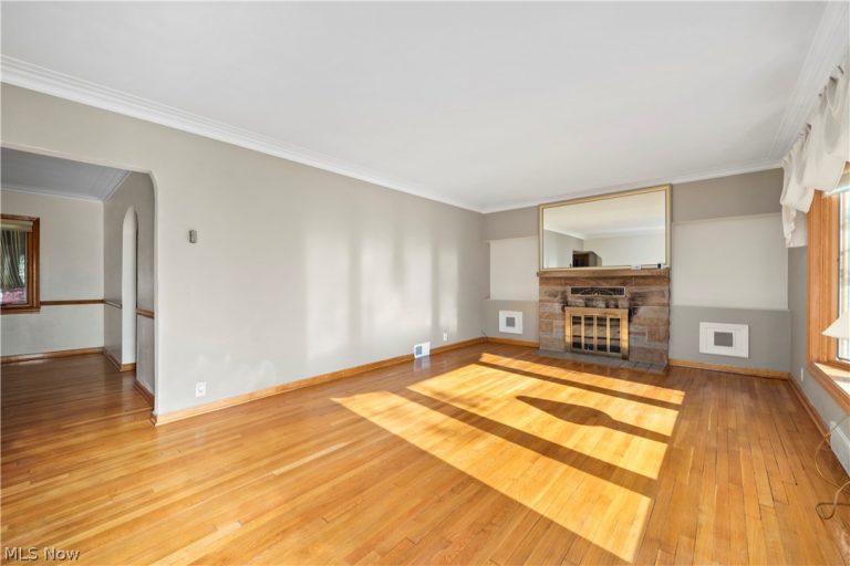 5254 Clinton Avenue, Lorain, OH - Photo 4