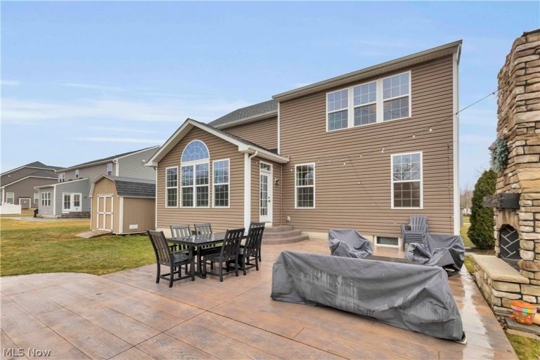 3147 Fairview Drive, Avon, OH - Photo 3