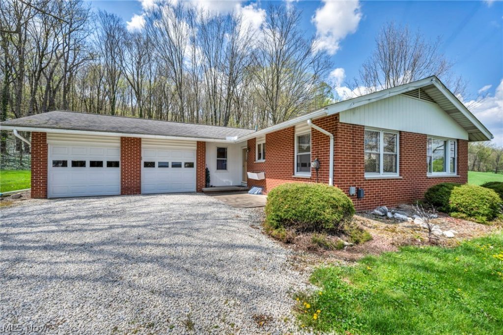 9400 Mennonite Road, Wadsworth, OH
