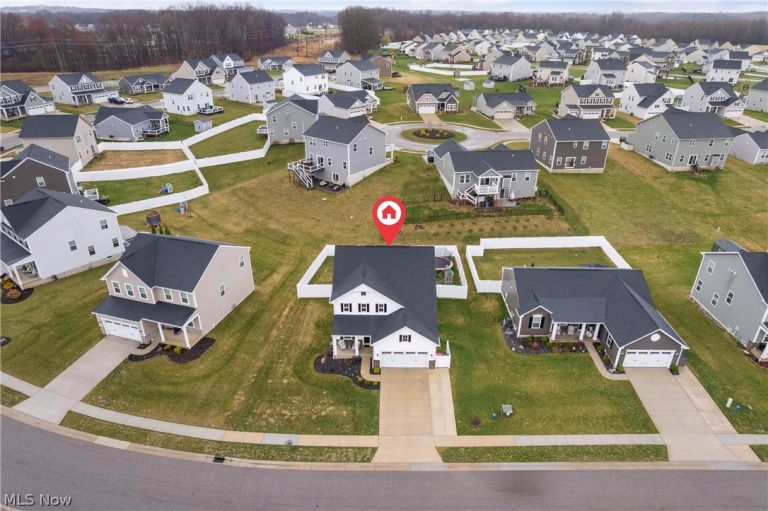 2277 Orchard Circle, Ravenna, OH - Photo 2