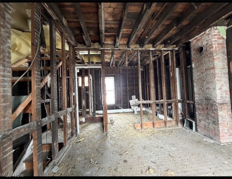 1596 32nd Street, Cleveland, OH - Photo 3