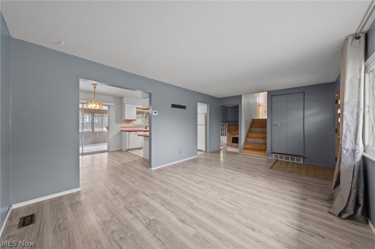 6516 Glenallen Avenue, Solon, OH - Photo 6