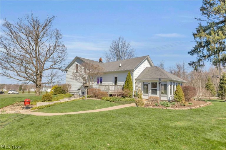 16236 Old State Road, Middlefield, OH - Photo 3