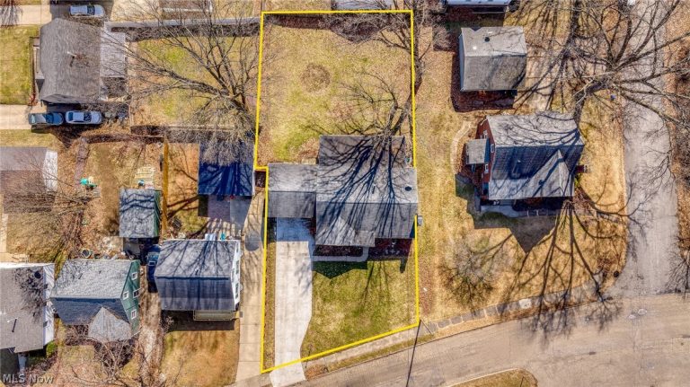 1410 Colonial Boulevard, Canton, OH - Photo 5