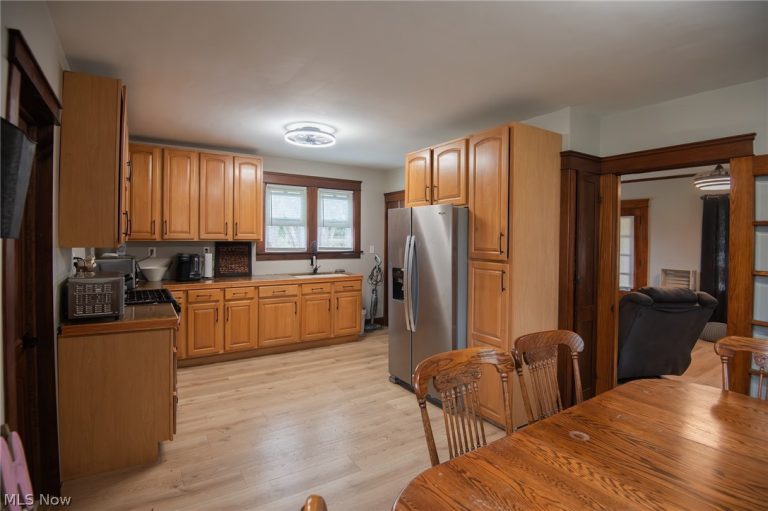 2816 Hoagland Blackstub Road, Cortland, OH - Photo 8