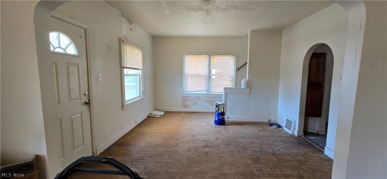 505 266th Street, Euclid, OH - Photo 3