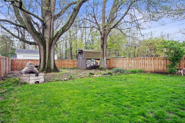 121 Beck Road, Avon Lake, OH - Photo 4