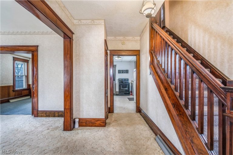 455 Maryland Avenue, Sebring, OH - Photo 2