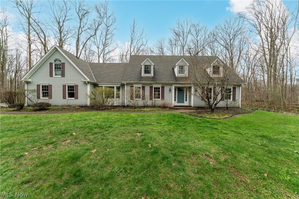 8233 Whispering Pines Drive, Novelty, OH