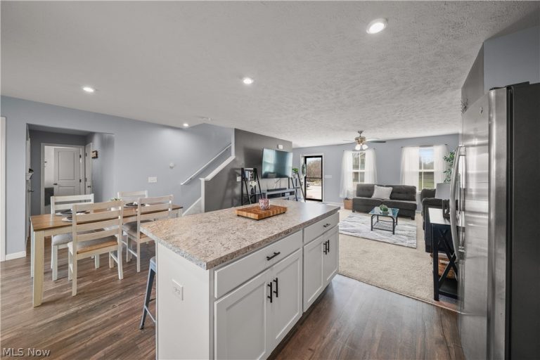 2207 Fowl Road, Elyria, OH - Photo 4