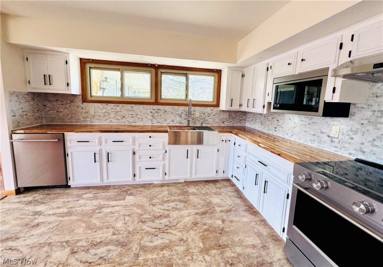 11685 Mills Road, Garrettsville, OH - Photo 8