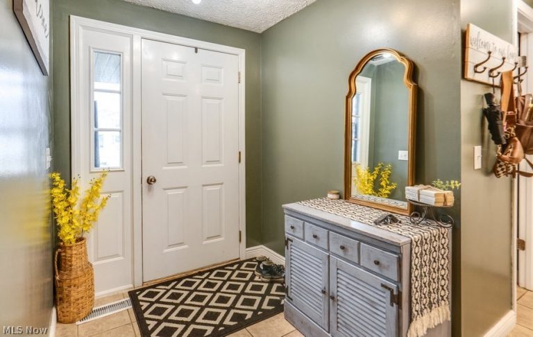 66 Manito Trail, Malvern, OH - Photo 4