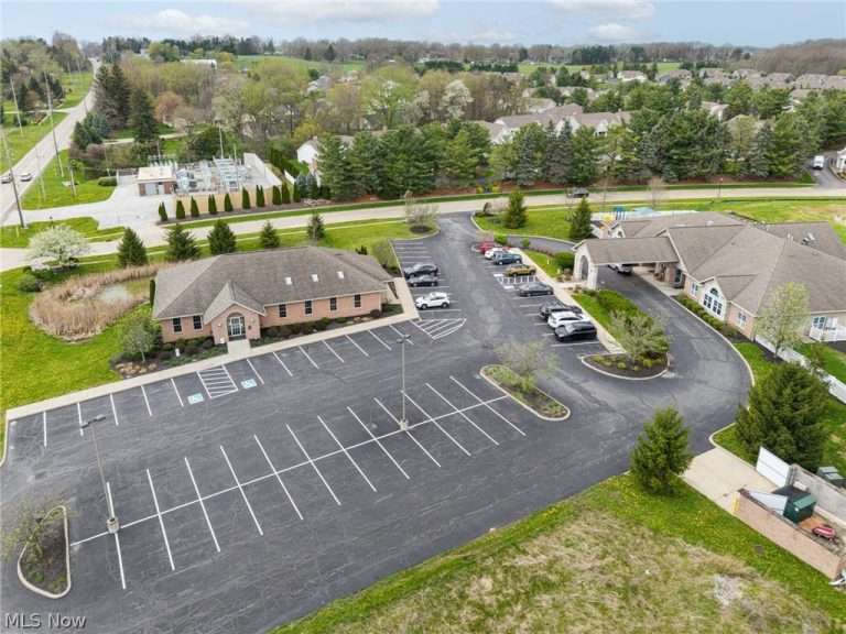665 Briarthorn Crescent Drive, Wadsworth, OH - Photo 4