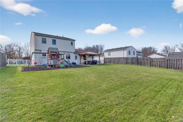 436 Bayberry Drive, Elyria, OH - Photo 4