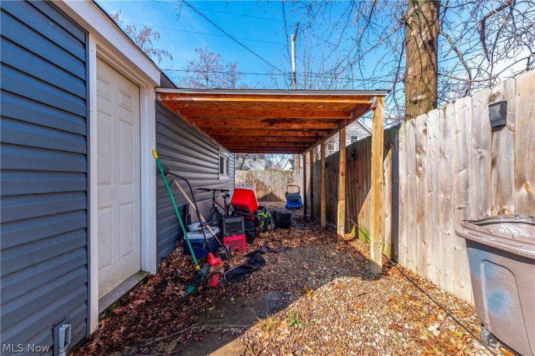 1402 185th Street, Cleveland, OH - Photo 3