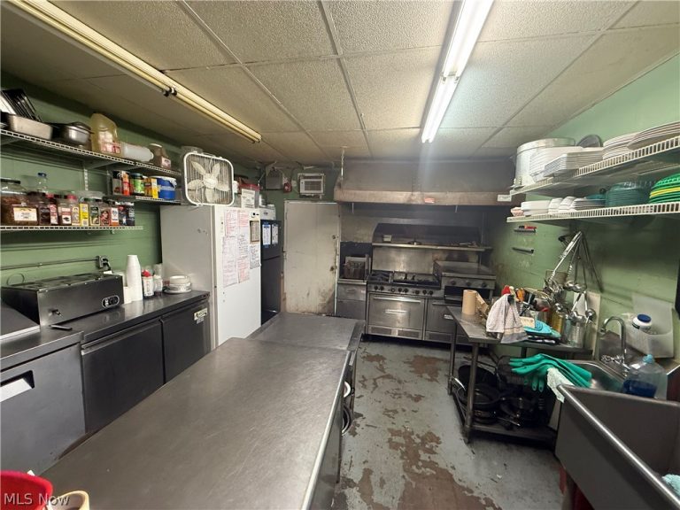 855 Main Street, Follansbee, WV - Photo 3