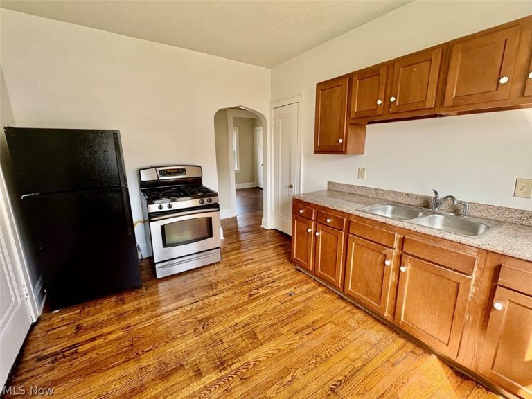 245 Oakdale Avenue, Akron, OH - Photo 8