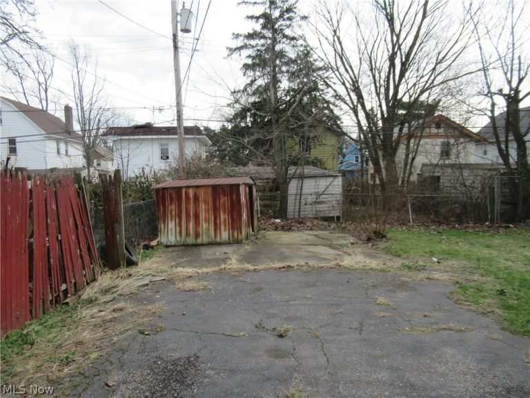 12704 Christine Avenue, Garfield Heights, OH - Photo 5