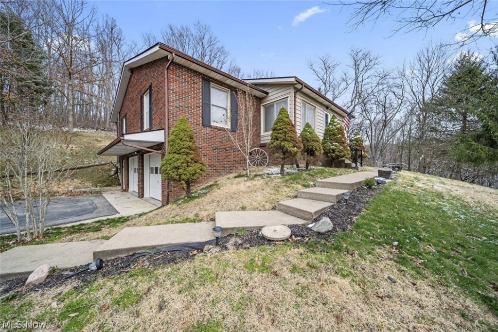 35750 County Road 99, Warsaw, OH