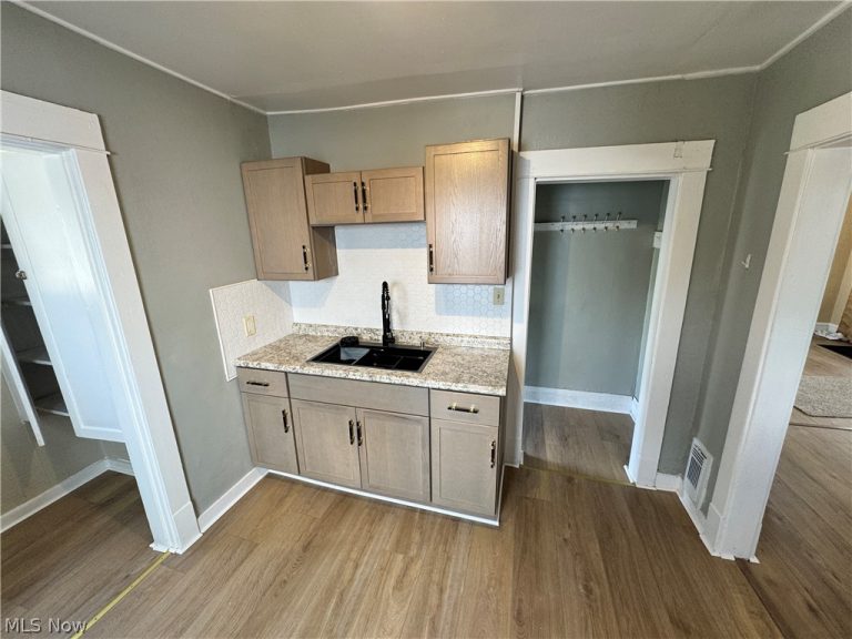 3059 111th Street, Cleveland, OH - Photo 4