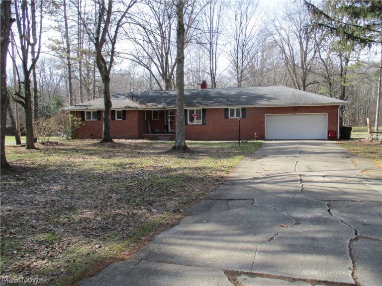 256 Warner Road, Hubbard, OH, 44425