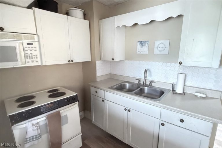 1333 Kellogg Avenue, Akron, OH - Photo 2