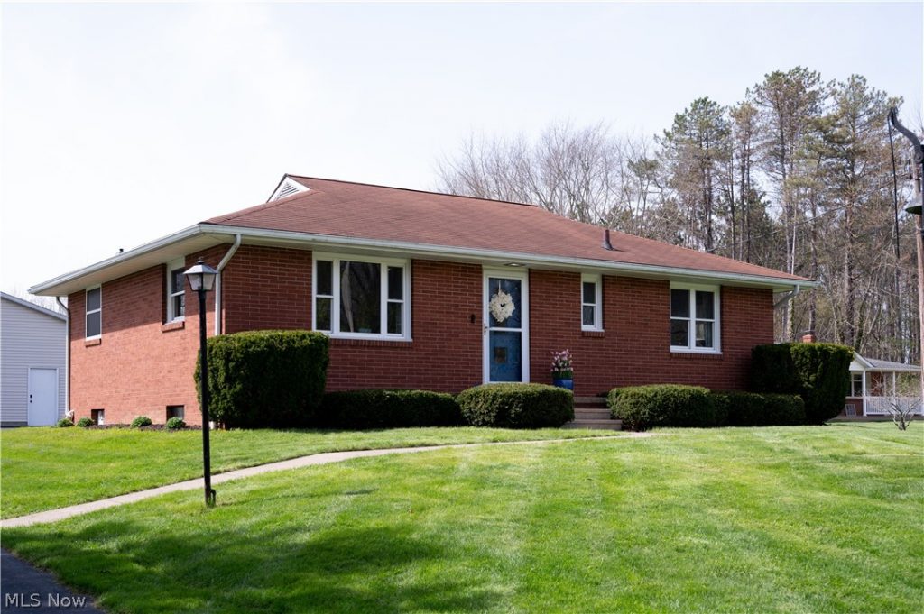 8345 Schubert Avenue, Alliance, OH