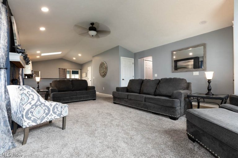 9504 Hoose Road, Mentor, OH - Photo 4