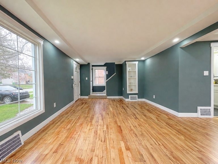 22000 Kennison Avenue, Euclid, OH - Photo 8