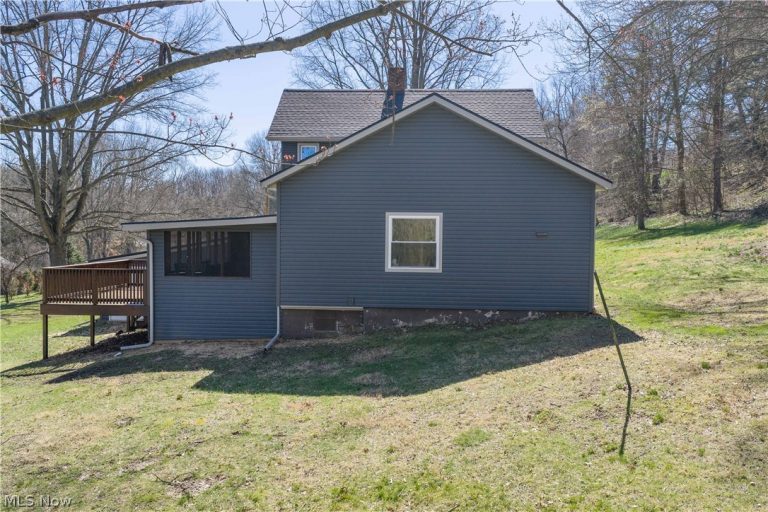 3689 Reichman Drive, Dover, OH - Photo 8