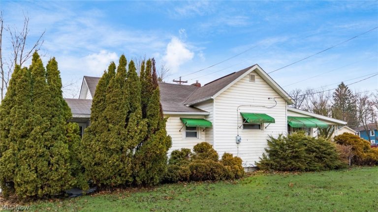 57 Elm Street, Roseville, OH - Photo 2
