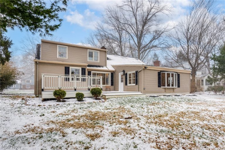 30009 Ednil Drive, Bay Village, OH - Photo 2