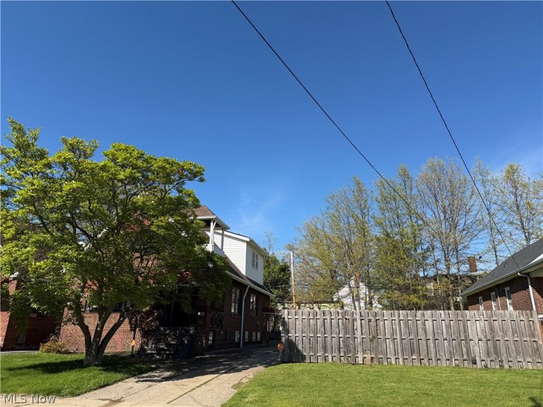 895 Rondel Road, Cleveland, OH - Photo 4