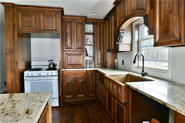 4429 Ireland Road, Rome, OH - Photo 8