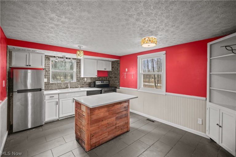 5006 Maderia Drive, West Salem, OH - Photo 6