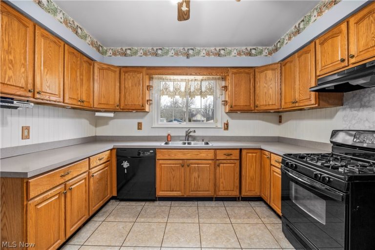 255 42nd Street, Lorain, OH - Photo 8